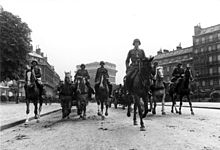 german troop's enter the paris (1940)